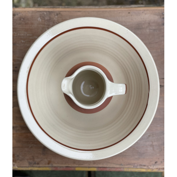 Salad Bowl in Old English White