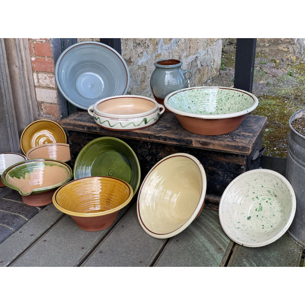 Pancheon in Old English White large