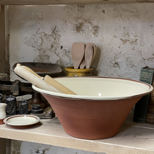 Pancheon in Old English White large